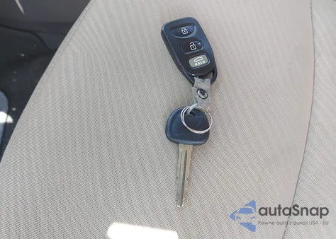 2013 Hyundai Elantra Gls z USA, uszkodzony, nr VIN 5NPDH4AE6DH387593